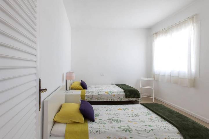Oferta Especial 15  Sept/20 Diciembre

Casa  En Zona De Costa Y Centro  Ciudad in Playa de San Telmo (Puerto de la Cruz), Puerto de la Cruz
