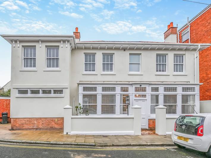 Holiday rental for 9 people, with garden in Southsea