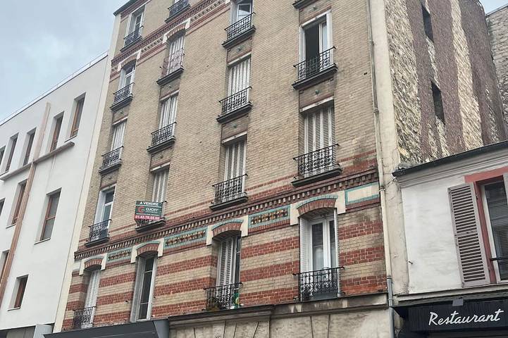Entire apartment, Simple, affordable studio apartment near Paris in Clichy, Hauts-de-Seine