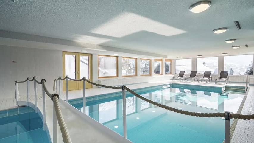Appartement voor 5 personen, with terras and zwembad as well as sauna in Riezlern