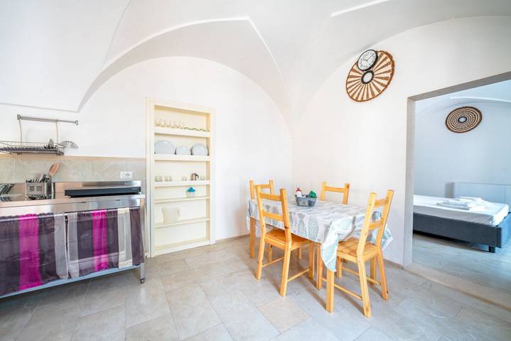 Domus Fisculi A – Traditional Stone-Vaulted Home in Fasano, Salento