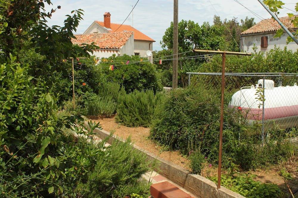 Ganze Wohnung, 1-Zimmer-Ferienwohnung mit Terrasse und Meerblick Nerezine, Losinj (A-3479-a) in Nerezine, Lošinj