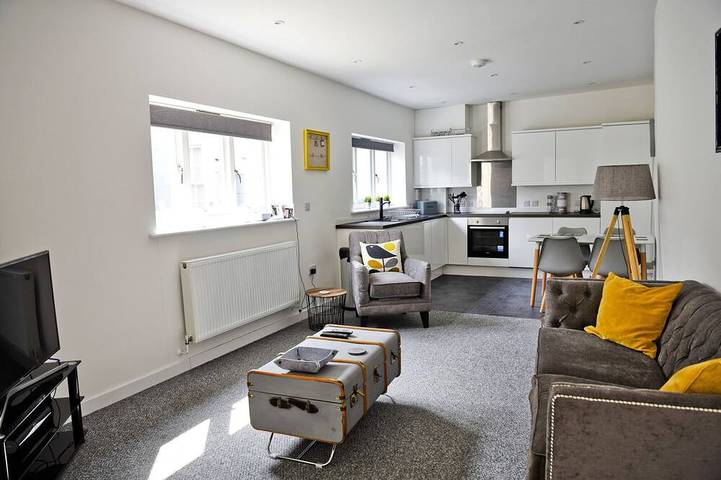 Glamping for 2 people, with balcony in Ipswich