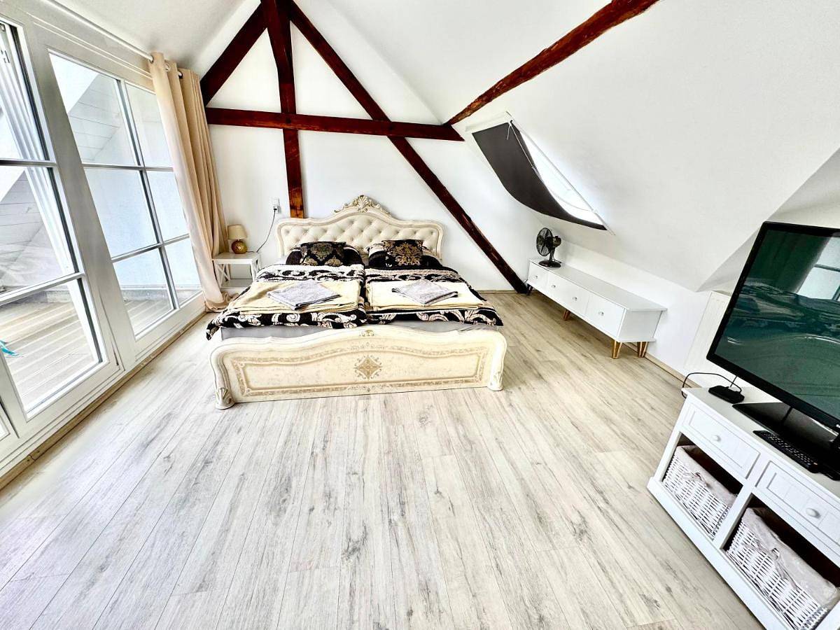 Ganze Wohnung, Three-Bedroom Home in Bornheim/Brenig, Bornheim