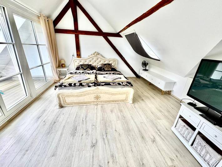 Ferienwohnung für 12 Personen, mit Balkon und Terrasse sowie Ausblick in Bornheim - 3