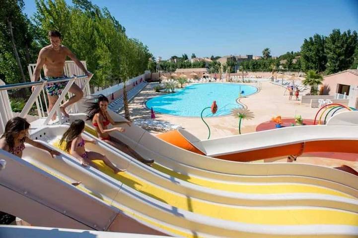 Zecamping 4 étoiles 1km plage parc aquatique mobil-home clim 36m2 in Villeneuve-lès-Béziers, Mediterranean Coast (France)