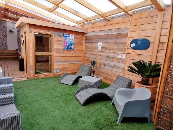 Villa pour 8 personnes, avec sauna ainsi que terrasse et vue, animaux acceptés à La Garde