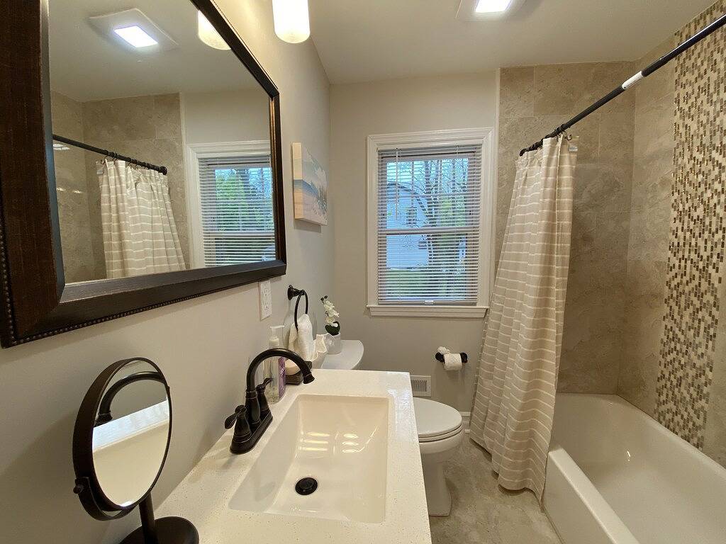 Bright 4Br House w/ Large Backyard and Sunroom in West Windsor Township, Mercer County