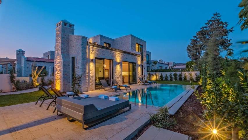 Villa pour 8 personnes, avec jardin ainsi que vue et piscine, animaux acceptés - 1