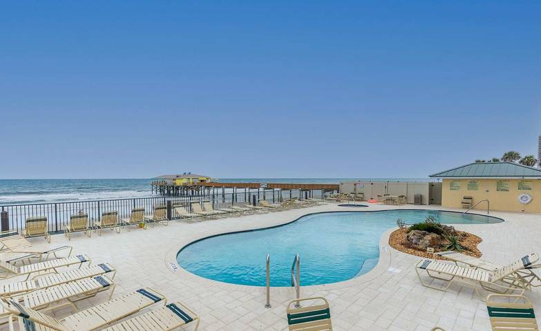 Vacation rental for 4 people, with pool and terrace in Daytona Beach Shores