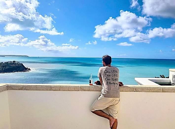 Gîte pour 4 personnes, avec piscine ainsi que terrasse et vue dans Friars Bay Saint Martin