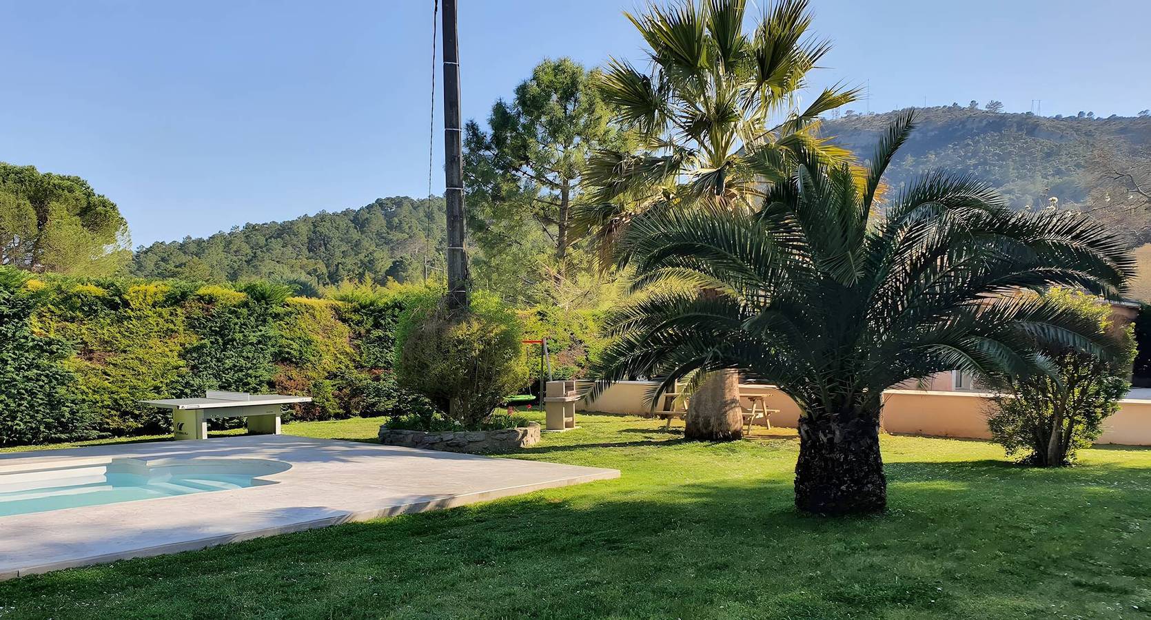 Gîte Papillon: Ferienhaus mit Bergblick, Wlan und Klimaanlage in Anduze, Cevennen
