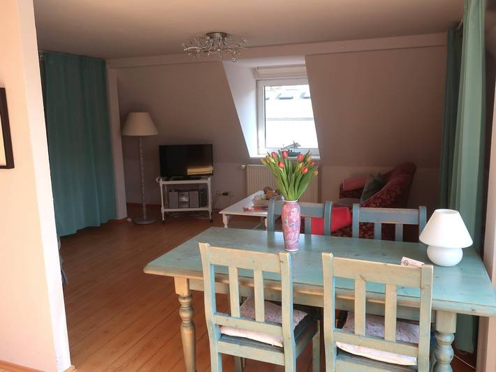 Ferienwohnung für 4 Personen, mit Balkon in Warnemünde