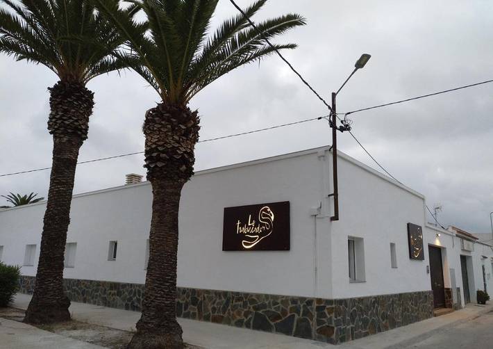 Location de vacances pour 19 personnes, avec terrasse ainsi que vue sur le lac et vue, animaux acceptés à Amposta - 2