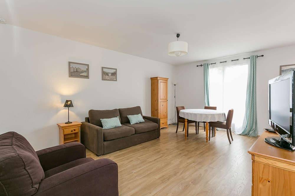 Entire apartment, Studio 40 sqm - 11, rue des Cités in Rueil-Malmaison, Hauts-de-Seine
