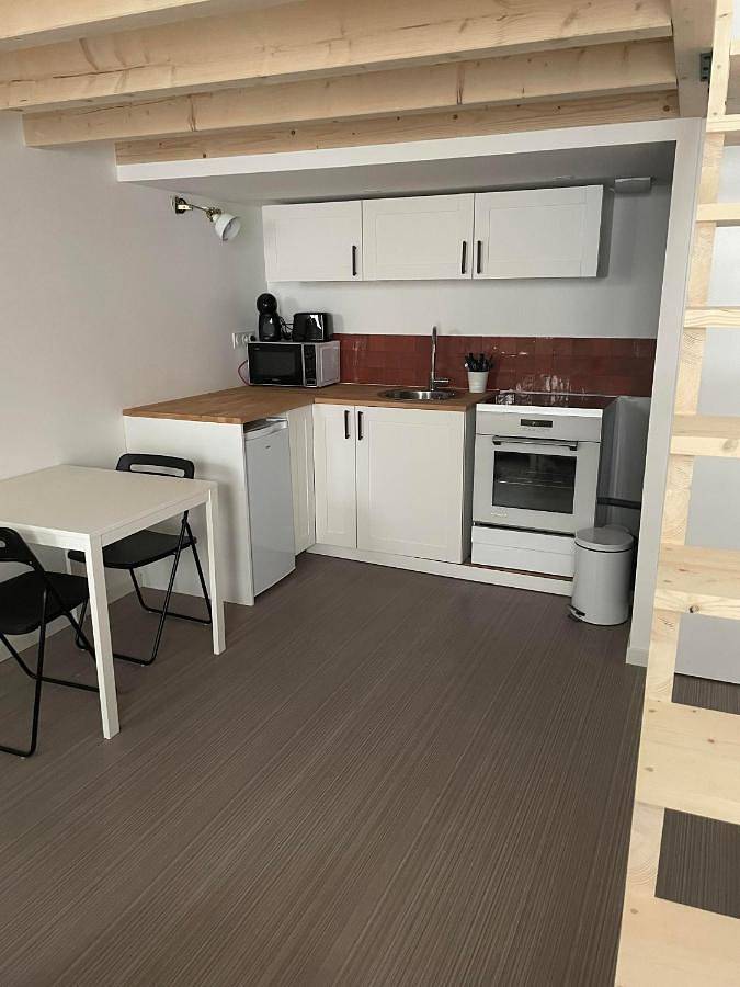 Appartement entier, One-Bedroom Apartment in Royat, Parc naturel régional des Volcans d'Auvergne