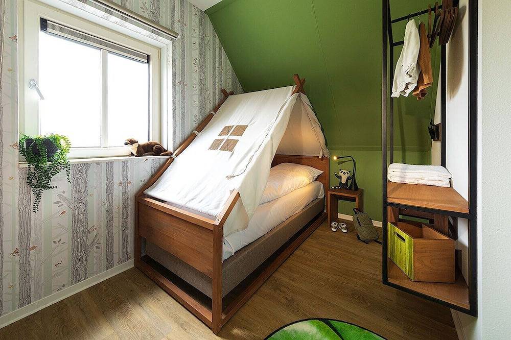 Kids Special 4p - Two Bedroom Villa, Sleeps 4 in Thorn, Limburg