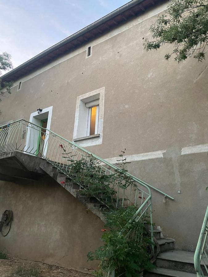 Location de vacances pour 6 personnes, avec terrasse ainsi que vue et jardin, animaux acceptés à Aniane - 2