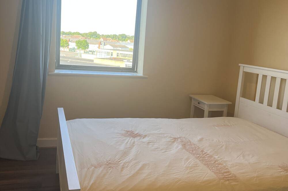 Ganze Wohnung, Bright view Apt between dublin airport and city canter  in Dublin, County Dublin