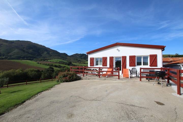 Gîte pour 6 personnes, avec terrasse et jardin à Sare - 2