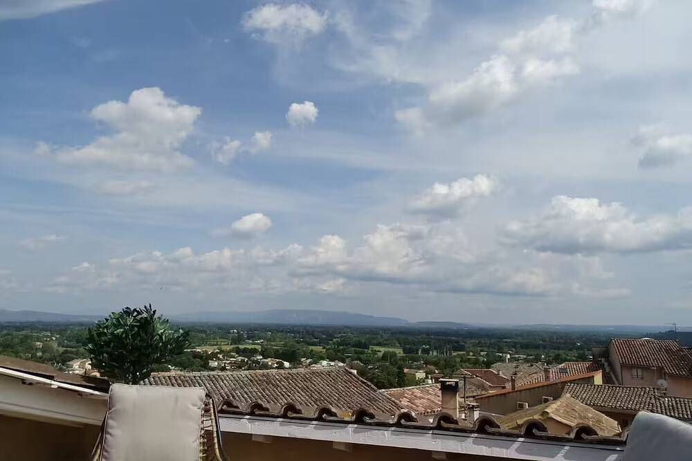 House with panoramic terrace in Châteauneuf-de-Gadagne, Vaucluse