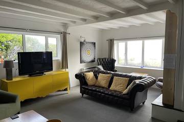 Beach House for 9 People in Devon, South West England, Photo 2