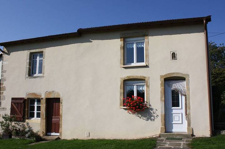 Gîte pour 4 personnes, avec jardin dans Saint-Ouen-lès-Parey