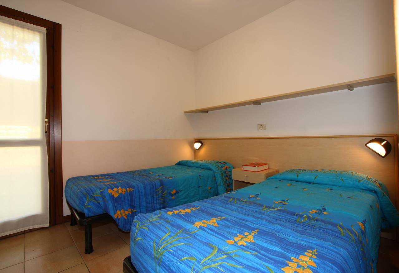 Apartamento entero, Ferienanlage Piani di Clodia Zweizimmer-Bungalow Bilo Amore für 4 Personen in Lazise, Montañas Garda