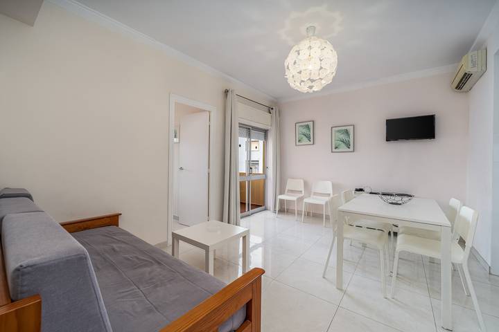 Ferienwohnung für 5 Personen, mit Garten und Kinderpool sowie Balkon in Portimão - 3