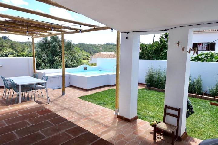 Location de vacances pour 6 personnes, avec jardin et piscine à Odeceixe - 2