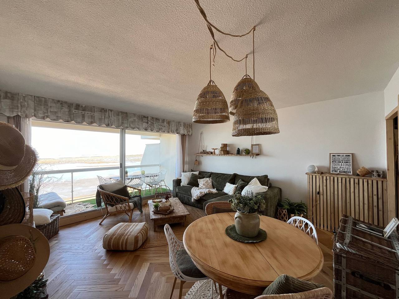 Entire apartment, Arcachon - 2-Bedroom Apartment with Terrace, Sea View and Parking in Arcachon, Arcachon region
