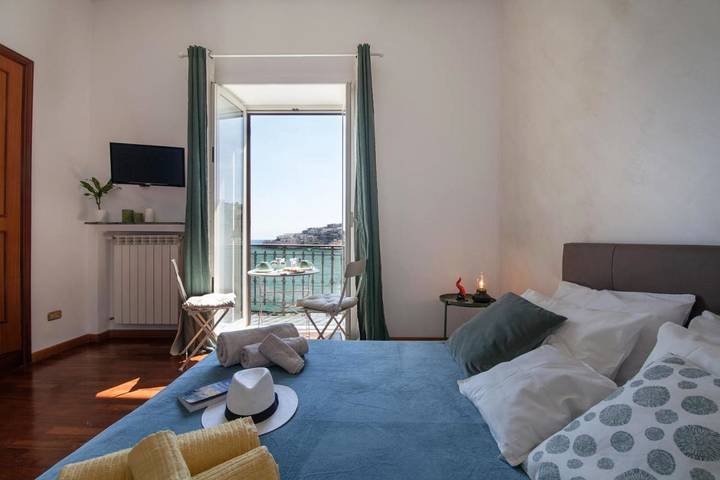 Chambre d’hôte pour 2 personnes, avec vue à Naples - 3
