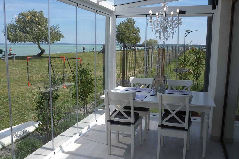 Ganze Wohnung, Studio direkt am Strand in Szabadifürdő, Siofok