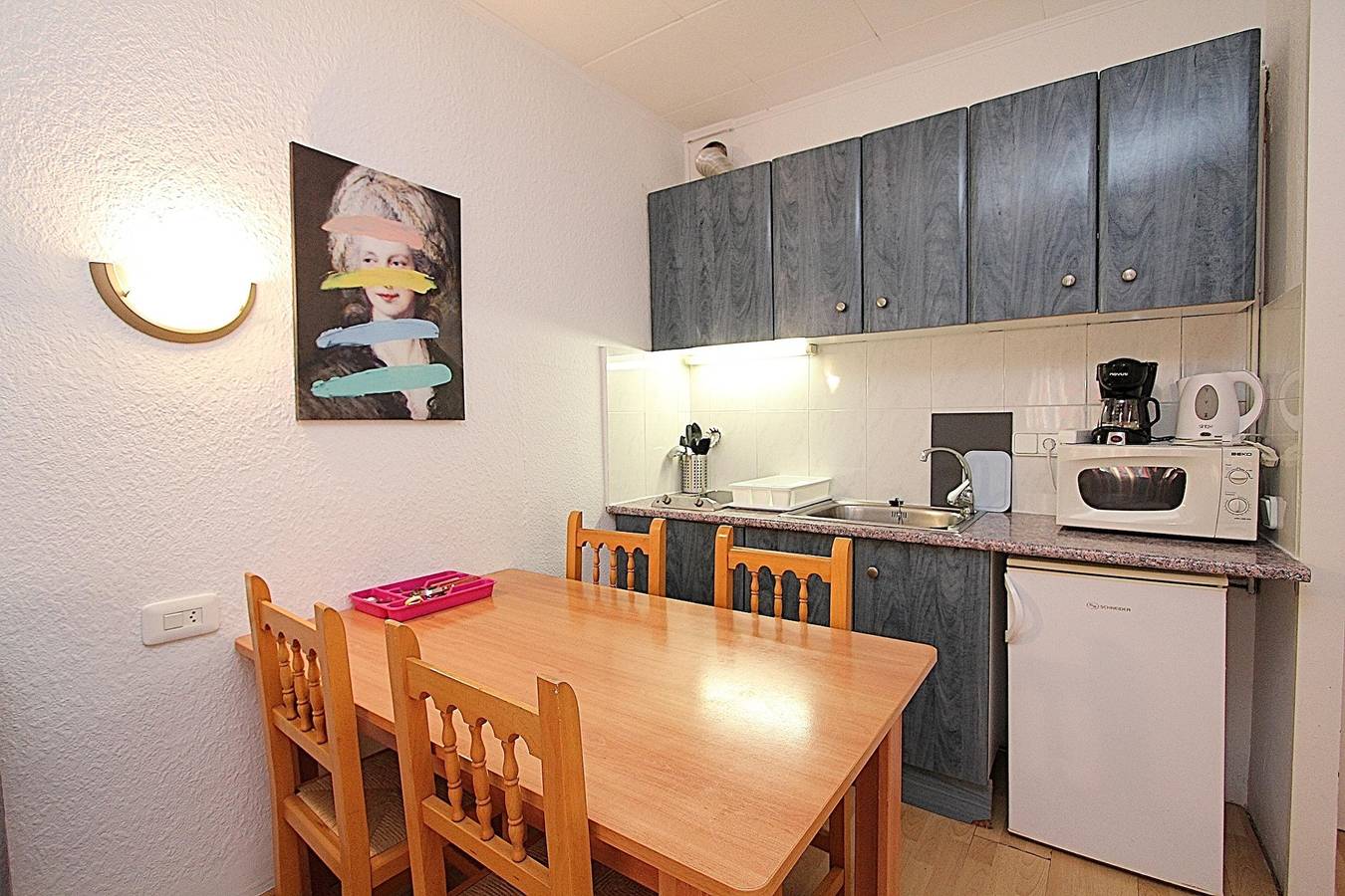 Appartement entier, Appartement Nautic 2/4 personnes très proche de la mer. Vue rue in Central Lloret de Mar, Lloret de Mar