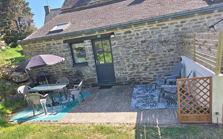 Gîte pour 2 personnes, avec piscine ainsi que terrasse et vue à Sulniac - 2