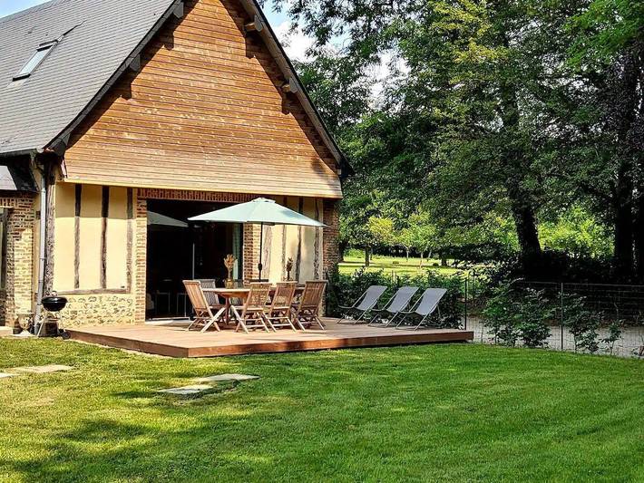 Gîte pour 7 personnes, avec terrasse et jardin à Cottévrard