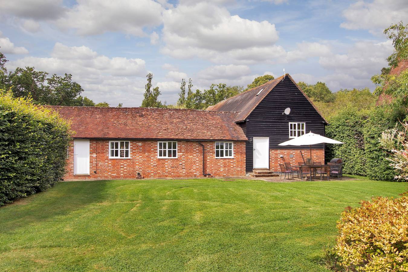 Pass the Keys | Beautiful rural barn in Leigh (Kent), Kent
