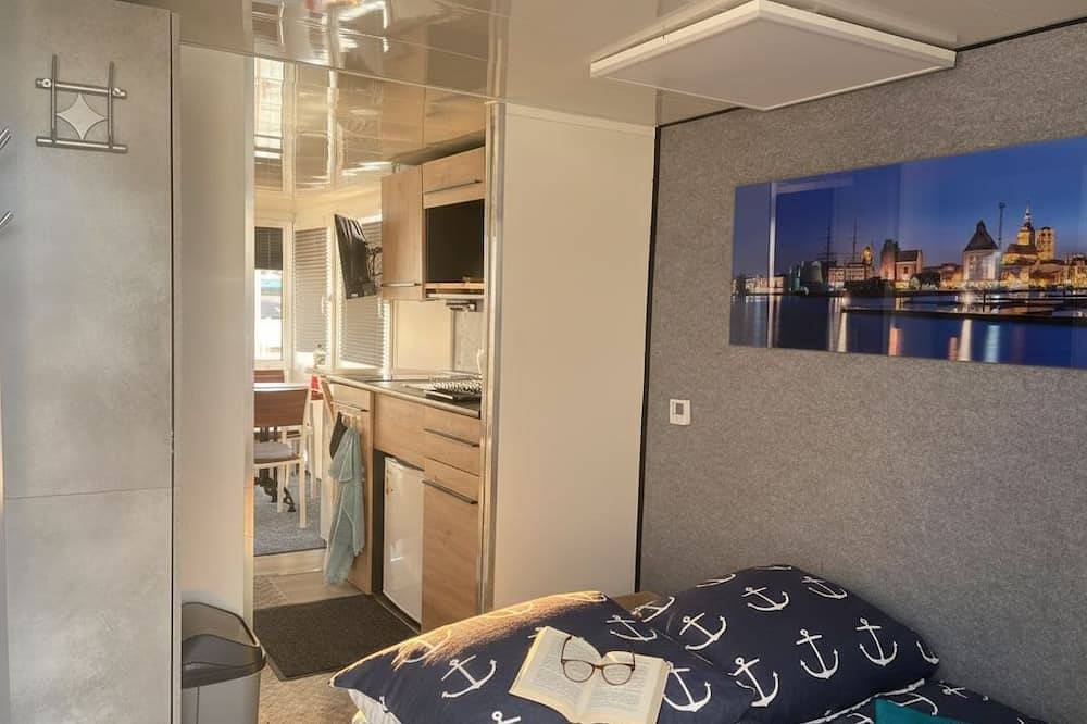 Öko Budget Hausboot Mondschein in Stralsund, Stralsund Umland