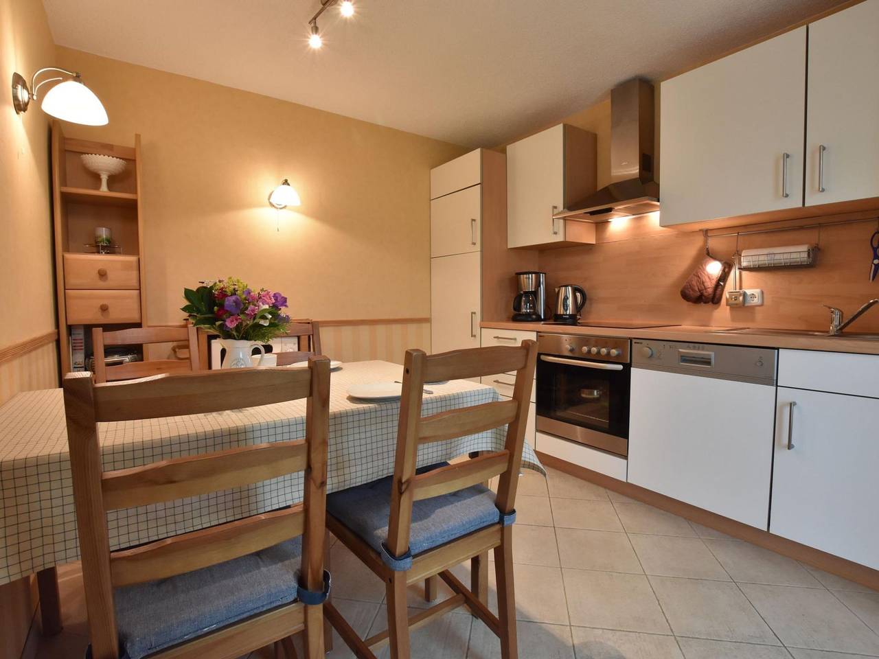 Ganze Wohnung, Pretty Apartment in Am Salzhaff with Fireplace in Rakow, Salzhaff
