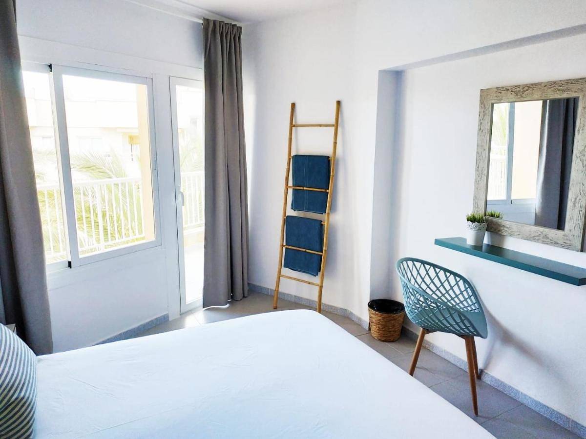 Appartement entier, Apartamentos Las Palmeras in Platja de Porto Novo o d'es Carregador (Calvià), Calvià