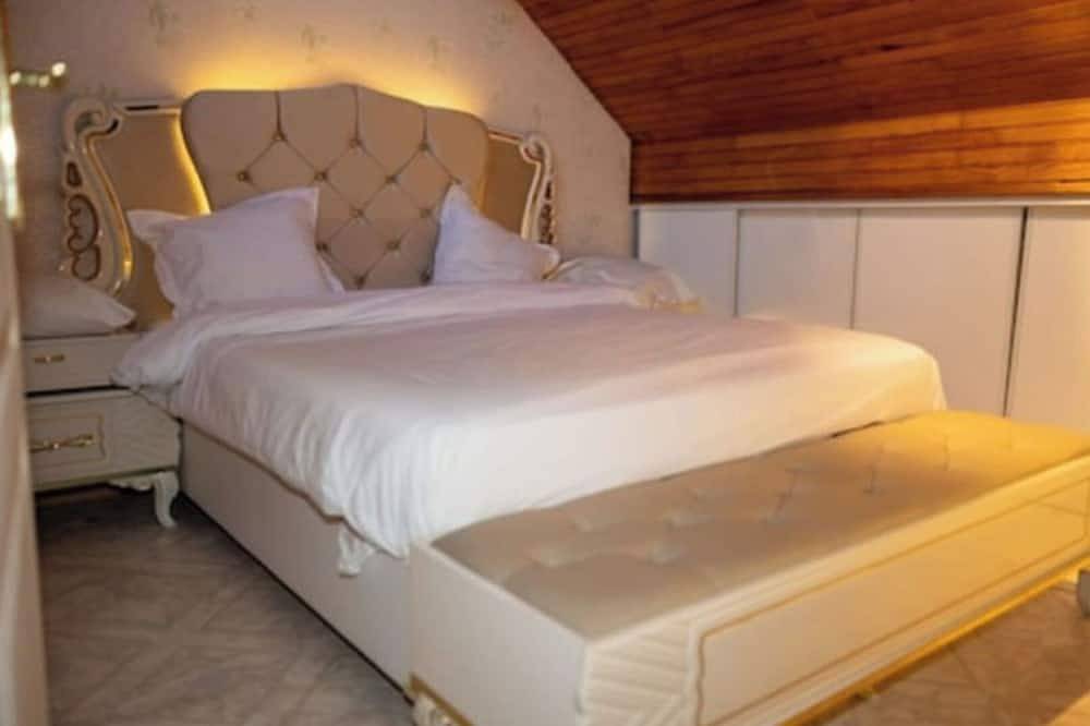 Appartement Ideal Pour 12 Personnes sur 2 Niveaux de Villa in Tremblay-en-France, Sena-Saint Denis