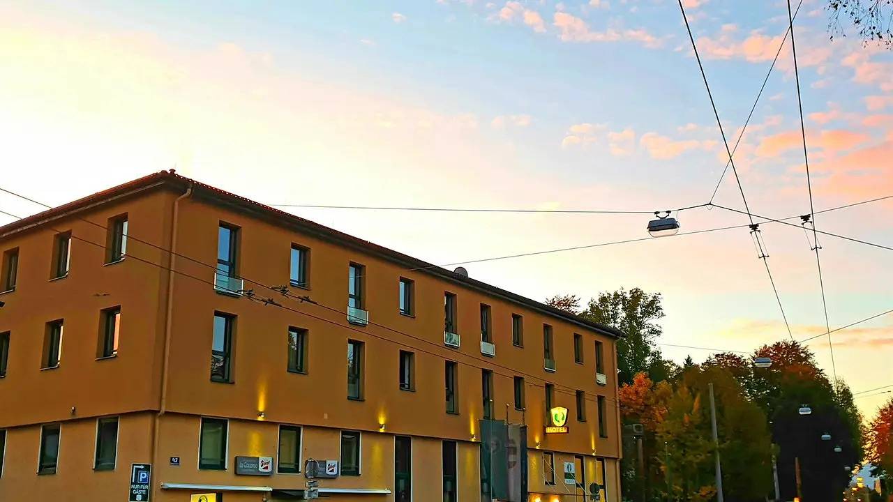 Ganze Ferienwohnung, Ferienwohnung für 2 Personen (67 m²) in Salzburg in Salzburg, DMO Demo Region_1