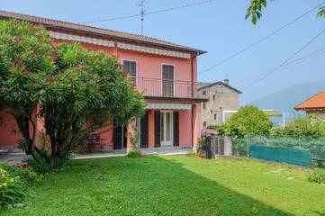 Villa pour 5 personnes, avec jardin ainsi que balcon et vue sur le lac dans Lac de Côme