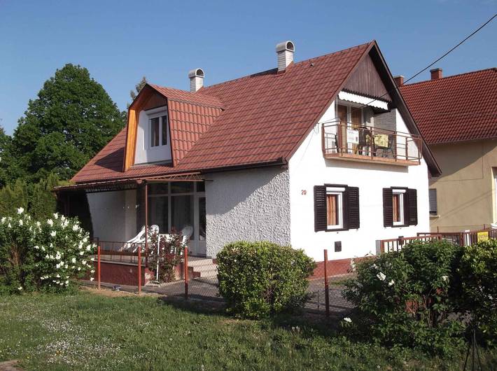Ferienwohnung für 4 Personen, mit Balkon und Garten in Zalakaros