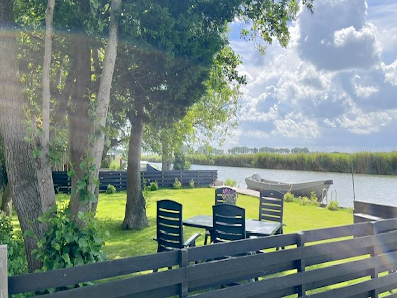 Idyllisches Landhaus mit Garten am Wasser in Zeevang, Markermeer