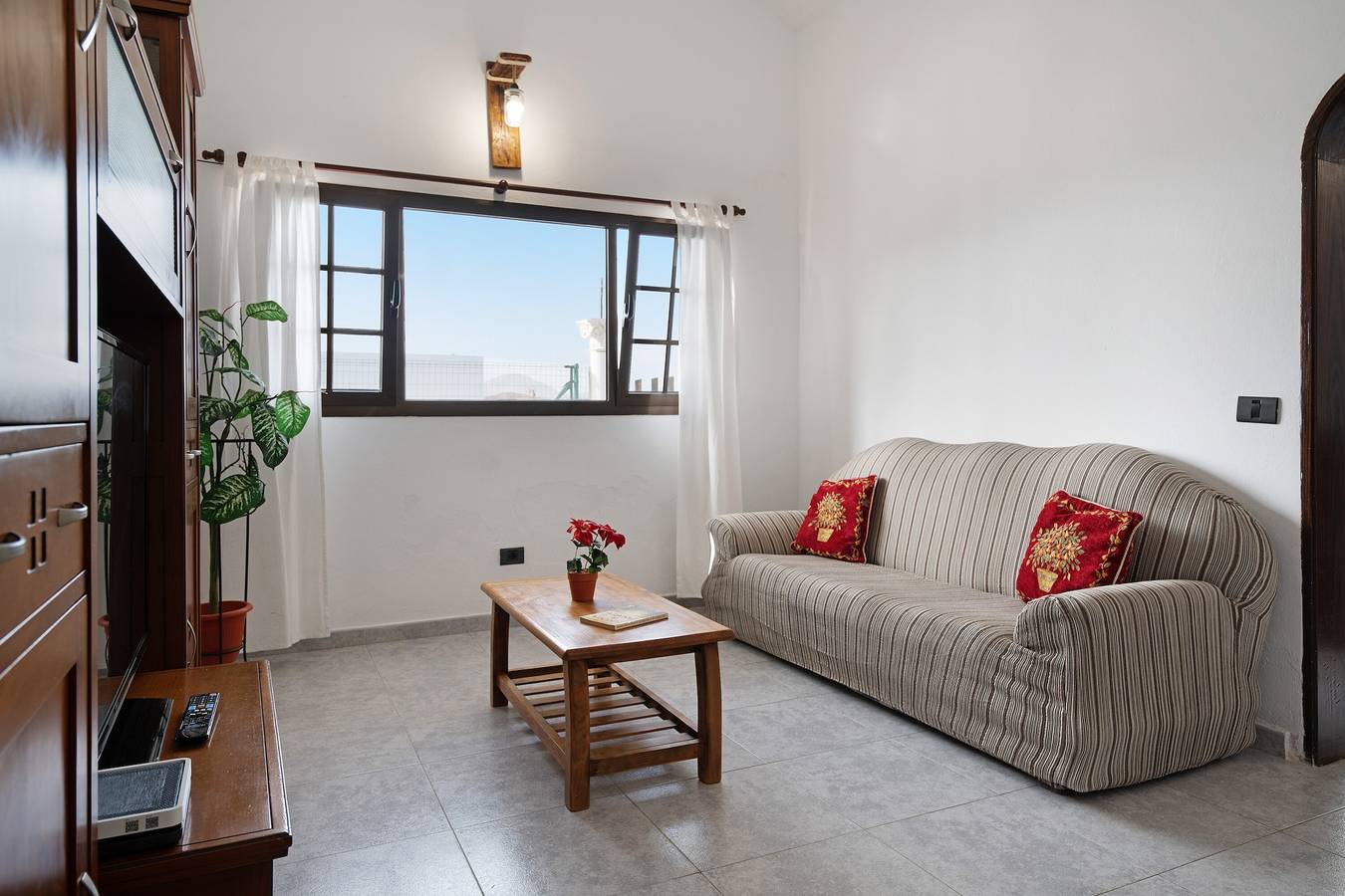Ruhige Villa nahe Famara, ideal für Familien & Gruppen – bis 9 Personen, Haus plus Studio in Soo (Lanzarote), Teguise