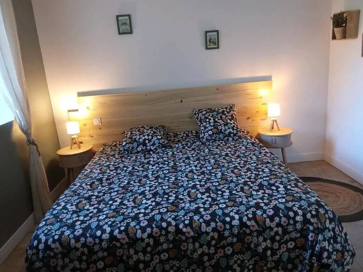 Location de vacances pour 6 personnes, avec jardin et piscine ainsi que terrasse et vue à Faycelles - 4