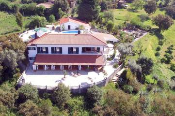 Cottage pour 3 personnes, avec jardin ainsi que vue et piscine dans Miranda do Corvo