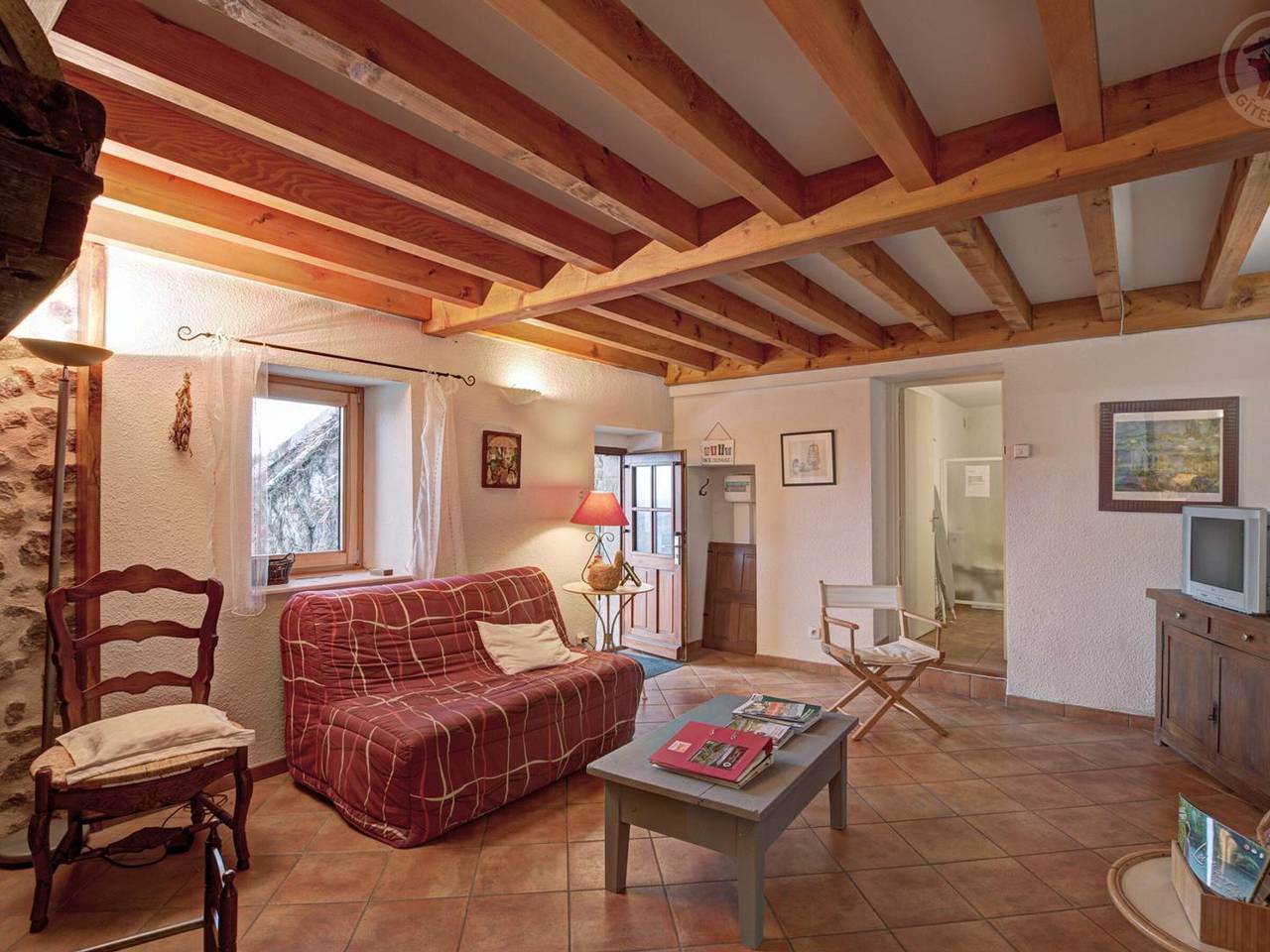 Gîte Authentique avec Wifi et Cheminée à Véranne in Véranne, Parc Naturel Régional du Pilat