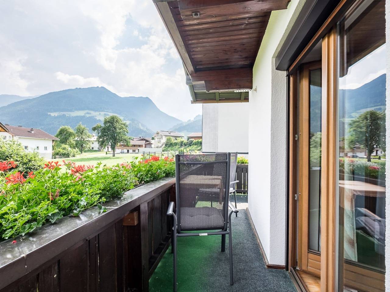Ganze Wohnung, Chalet in Fügen nahe Spieljochbahn in Tuxer Alpen, Fügen